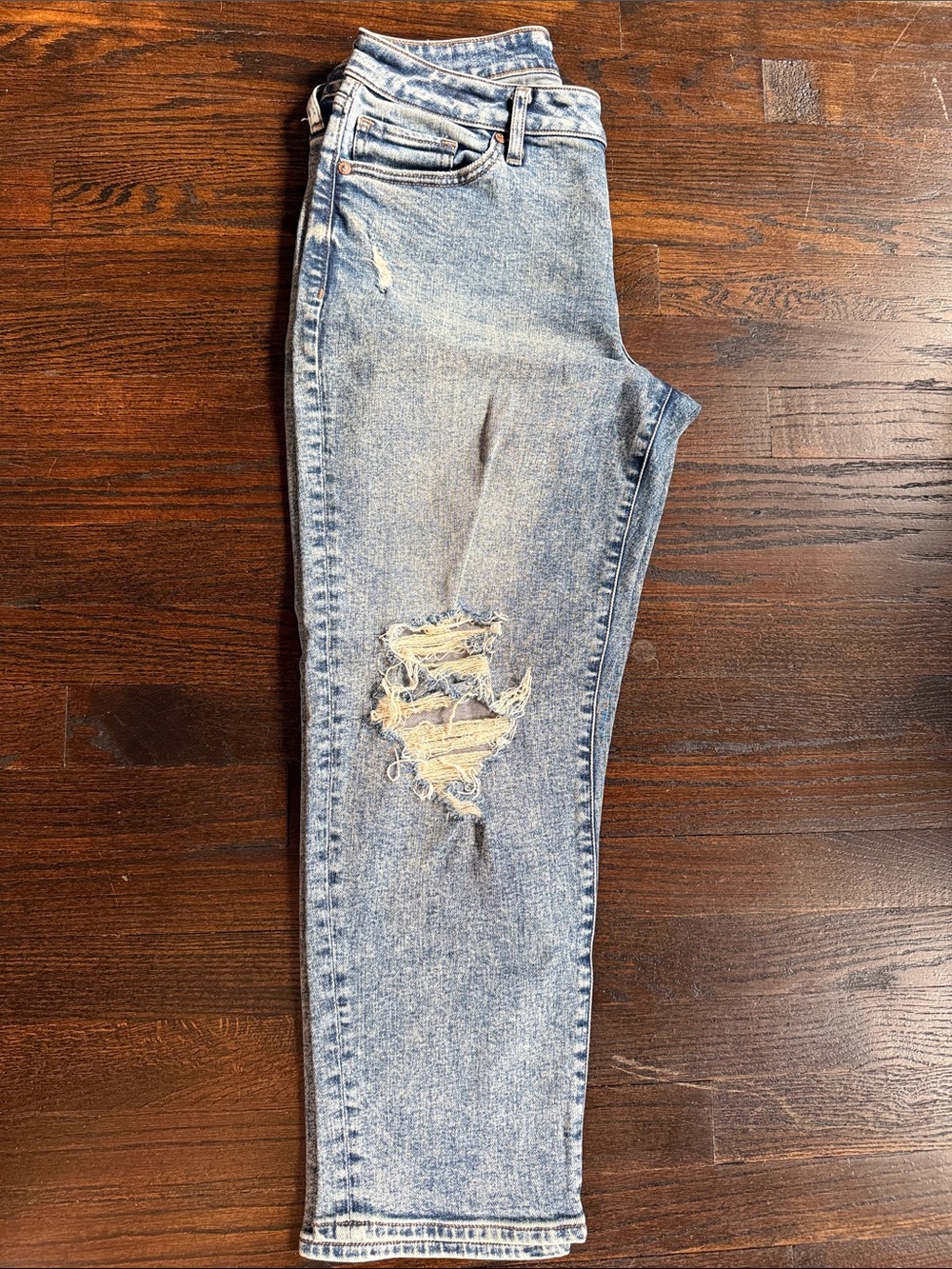 Women's Express Light Blue Distressed Jeans Boyfriend Mid-Rise